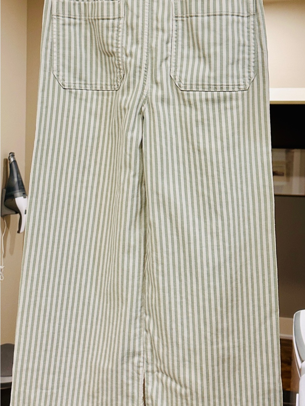 LC Lauren Conrad Sage and White Wide Leg Crop Pants - Picture 3 of 4